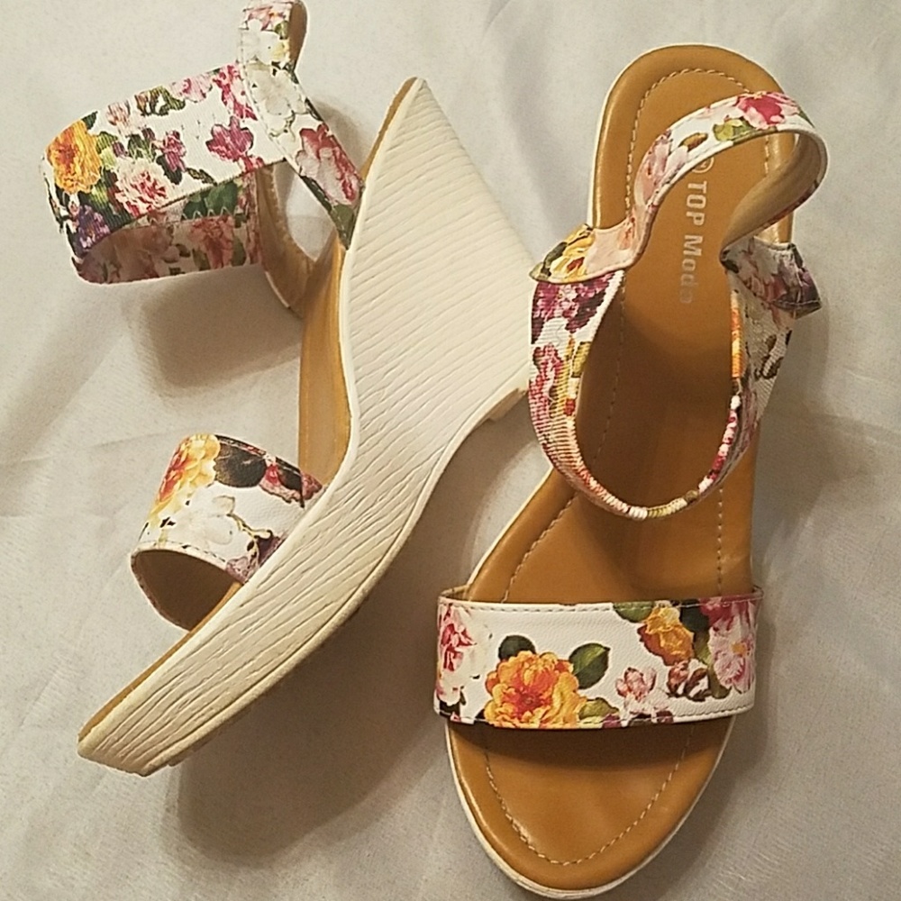 Floral wedges